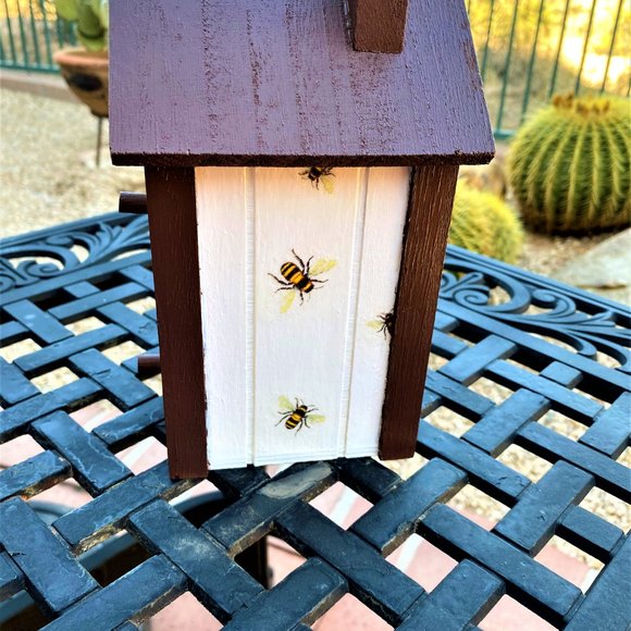 New Brown and White Bee Birdhouse - Picture 5 of 6